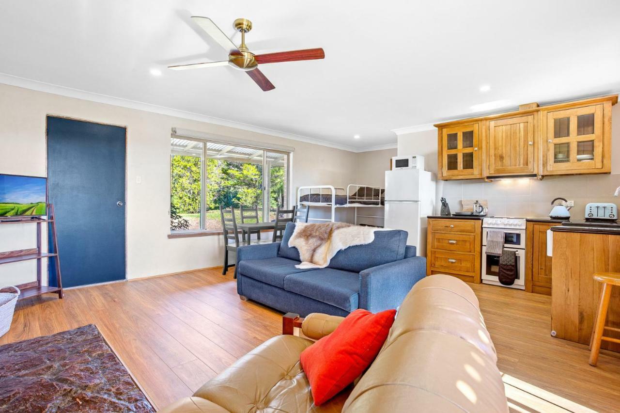 Braeside Cabin Two Alphitonia Central Tilba Экстерьер фото