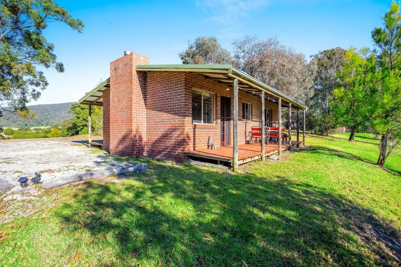 Braeside Cabin Two Alphitonia Central Tilba Экстерьер фото